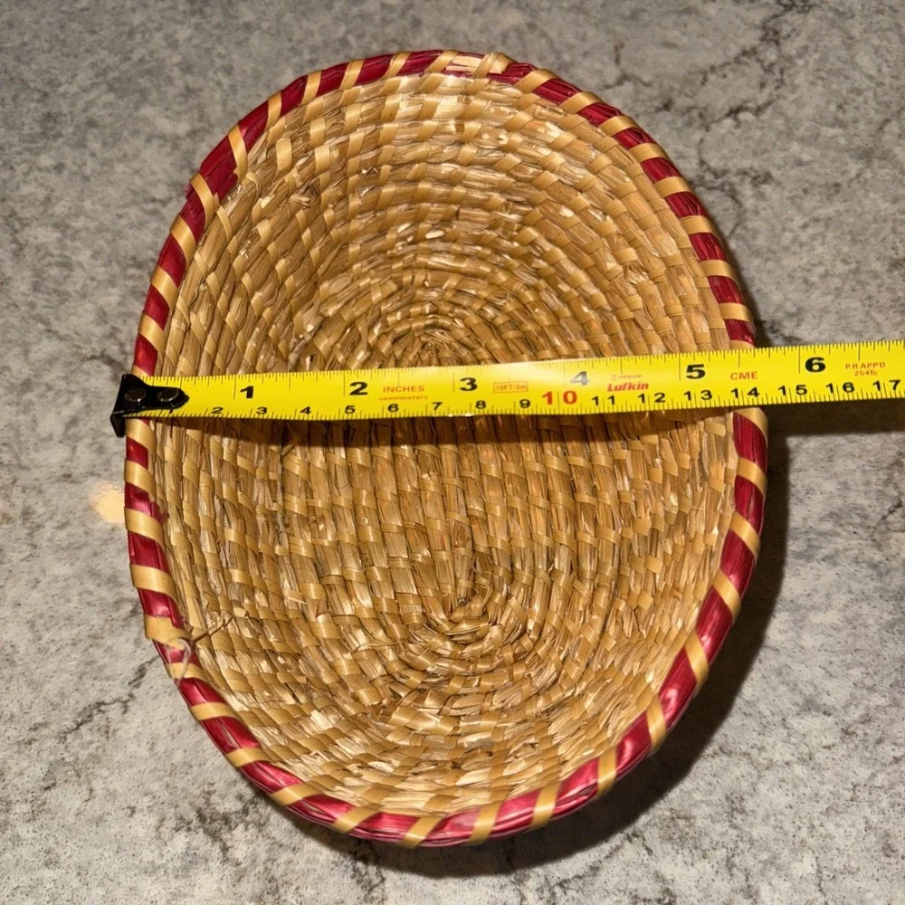 Vintage Handwoven Chicken Basket with Lid Straw Coiled Cottage Farmhouse 7.5x5.5